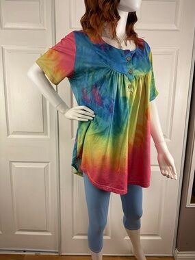 Source Unknown Rainbow Tie-Dye Button Front Women's Tunic
